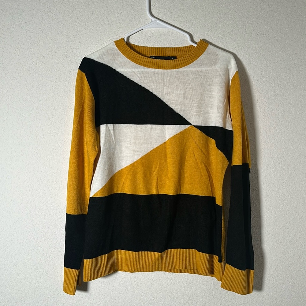 New York & Co. Women Small lightweight Long Sleeve sweater
